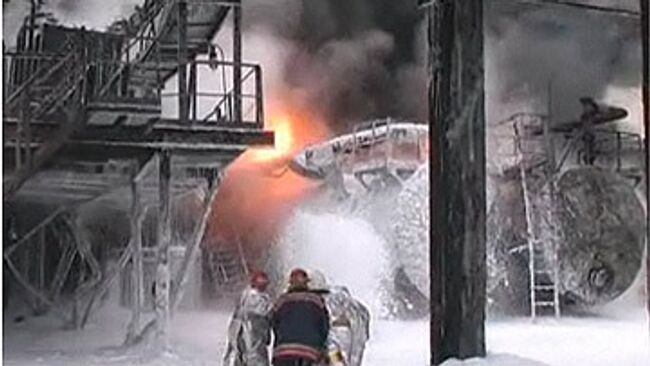 Пожар на нефтехимическом предприятии в Перми грозил взрывом