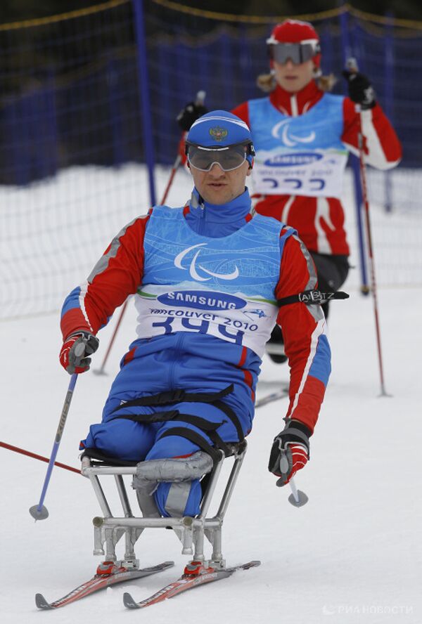 Тренировки паралимпийских сборных по биатлону и лыжным гонкам