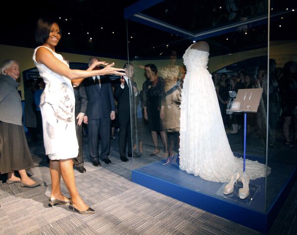 Мишель Обама отдала в музей платье, сшитое для бала к инаугурации мужа