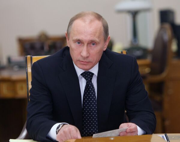 Премьер-министр РФ Владимир Путин провел совещание по вопросам налоговой политики. Архив