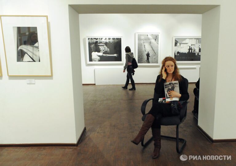 Восьмой Международный месяц фотографии в Москве Фотобиеннале-2010 в Московском музее современного искусства