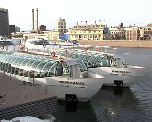Круиз на яхте-ледоколе по Москве-реке