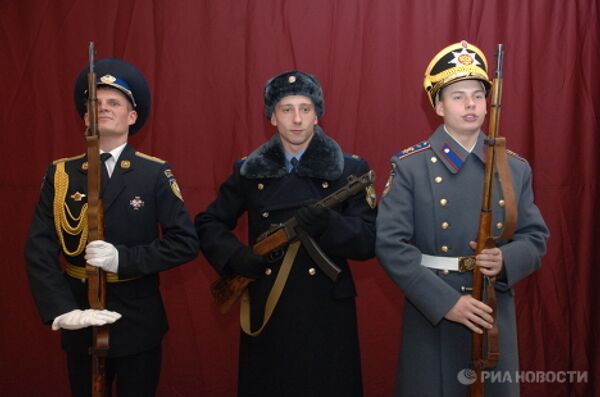 Парад-дефиле новой военной формы одежды силовых министерств и ведомств России