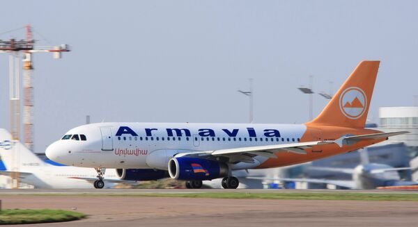 Самолет A319 (EK-32012) авиакомпании Армавиа. Архив