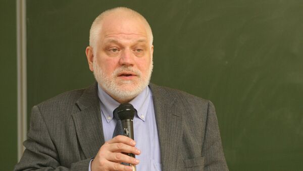 Ректор Московского института открытого образования, член-корреспондент РАН и РАО Алексей Семенов