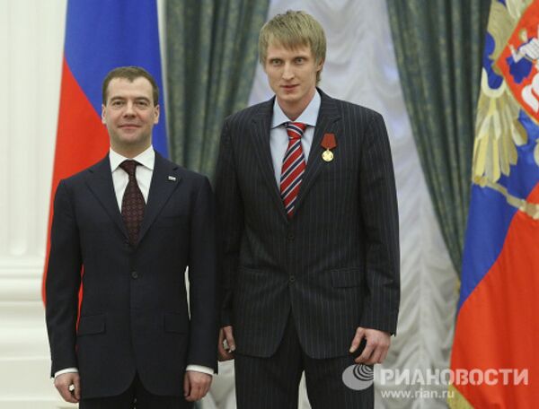 Дмитрий Медведев вручил награды российским олимпийцам