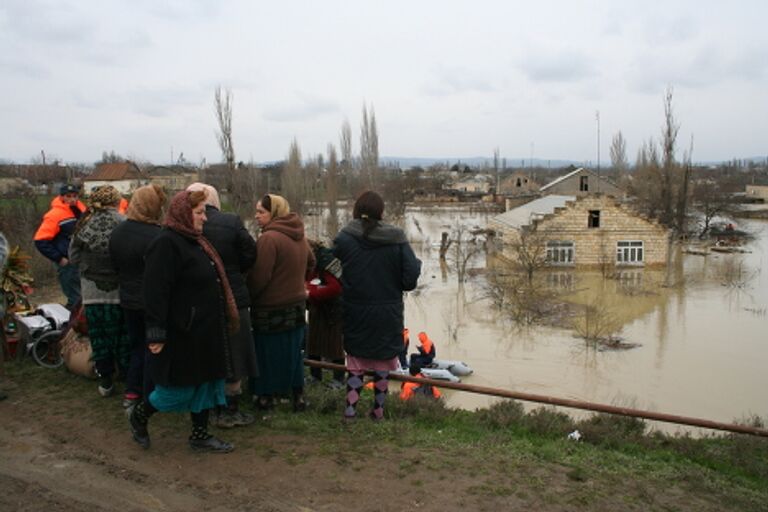 Последствия наводнения в поселке Мамедкала в Дагестане