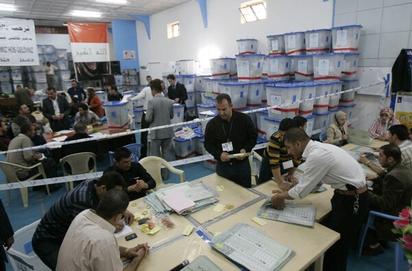 Подсчет бюллетеней на парламентских выборах в Ираке