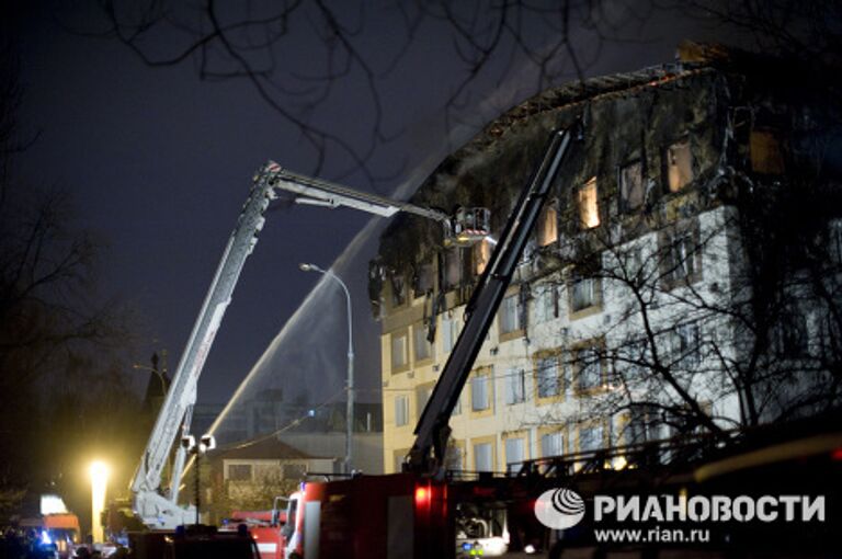 Пожар в бизнес-центре на севере Москвы