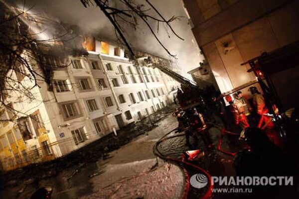 Пожар в бизнес-центре на севере Москвы