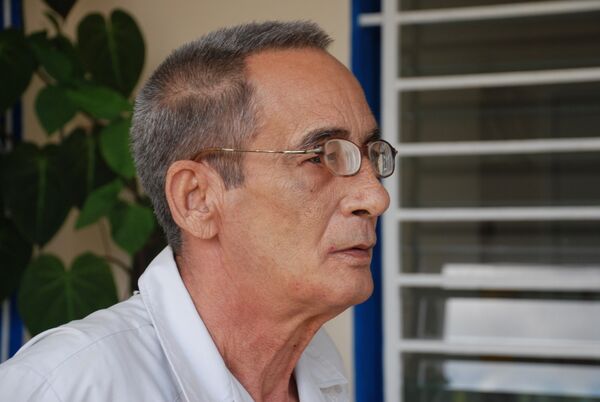 Кубинский поэт и переводчик Хуан Луис Эрнандес Мильян