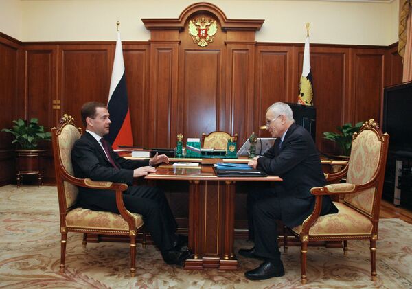 Президент РФ Д.Медведев провел встречу с полпредом президента РФ в ПФО Г.Рапотой
