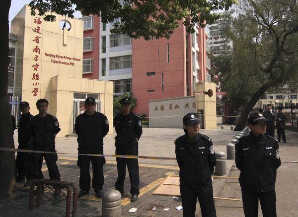 Неизвестный убил шестерых и ранил семерых школьников в Китае