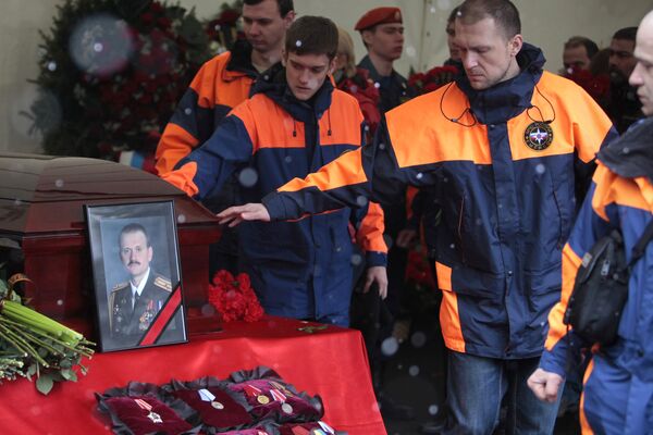 Прощание с начальником службы пожаротушения Москвы Евгением Чернышовым