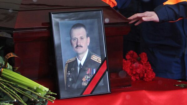 Начальник службы пожаротушения Москвы полковник внутренней службы Евгений Чернышев погиб при тушении пожара 20 марта 2010 года. Архив