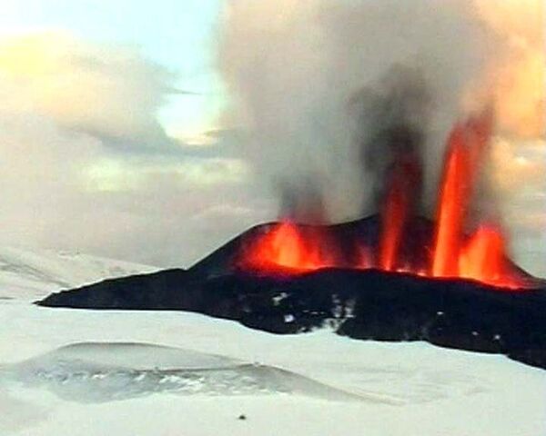 Мощное извержение вулкана, спавшего почти 200 лет