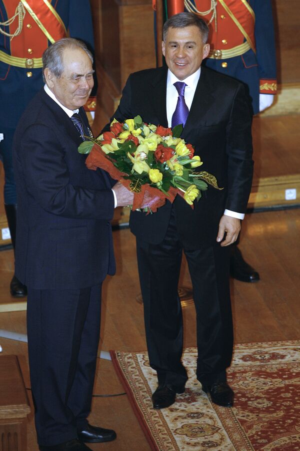 Первый президент Татарстана Минтемир Шаймиев и новый президент Татарстана Рустам Минниханов