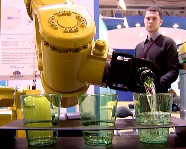 Робот-универсал и трактор-джип на выставке Госзаказ-2010