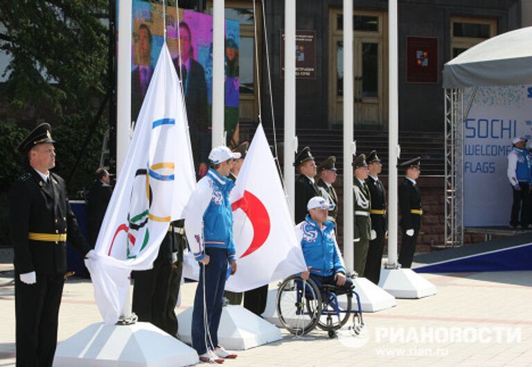 Церемония встречи олимпийского и паралимпийского флагов в Сочи