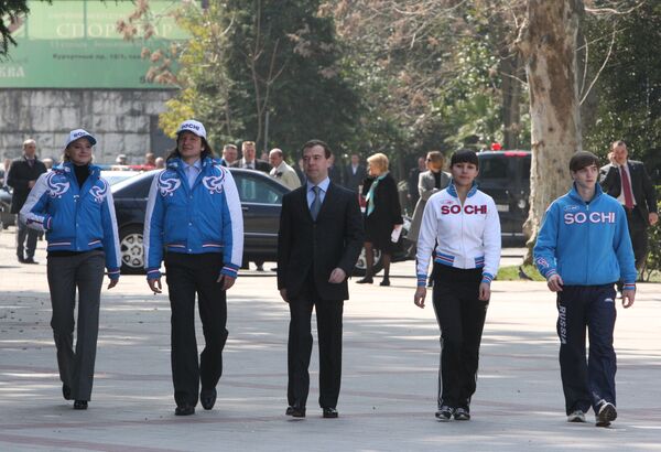 Президент России Д.Медведев побывал на церемонии встречи олимпийского и паралимпийского флагов