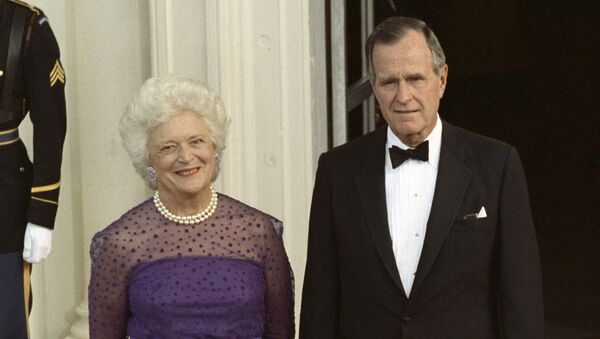 Президент США Джорж Буш и его супруга Барбара. Архив