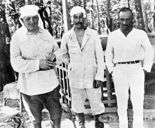 Иосиф Сталин и Анастас Микоян