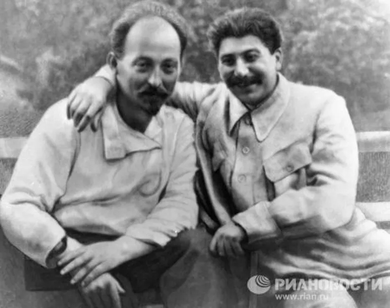 Иосиф Сталин и Феликс Дзержинский Иосиф Сталин и Феликс Дзержинский