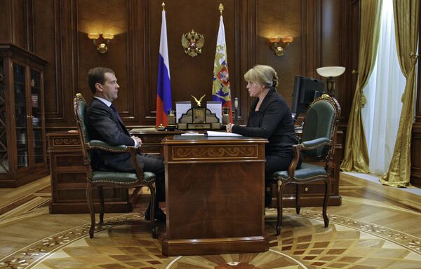 Президент РФ Д.Медведев и председатель Совета при президенте РФ по правам человека Элла Памфилова