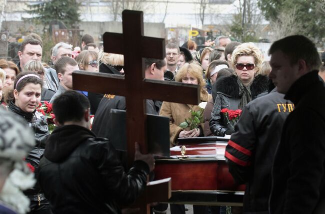 Похороны погибших в результате теракта в Москве 