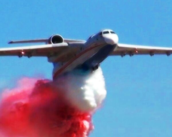 Уникальное шоу российского самолета-амфибии Бе-200 на авиасалоне в Чили