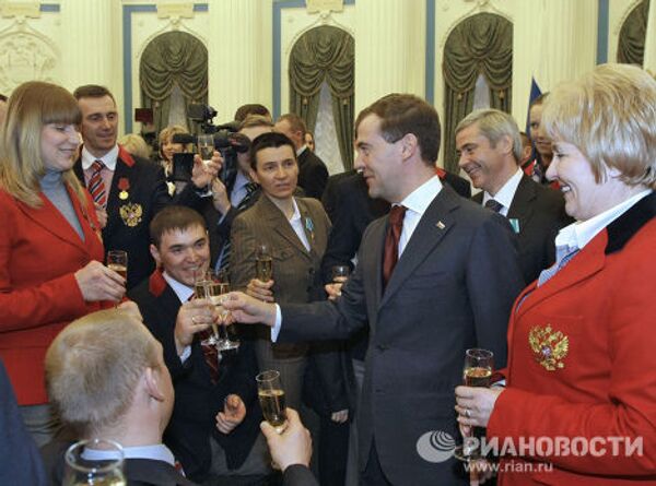 Президент РФ Д.Медведев встретился с российскими участниками Паралимпийских игр в Ванкувере
