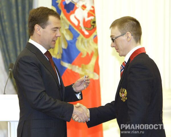 Президент РФ Д.Медведев вручил государственные награды участниками Паралимпийских игр в Ванкувере