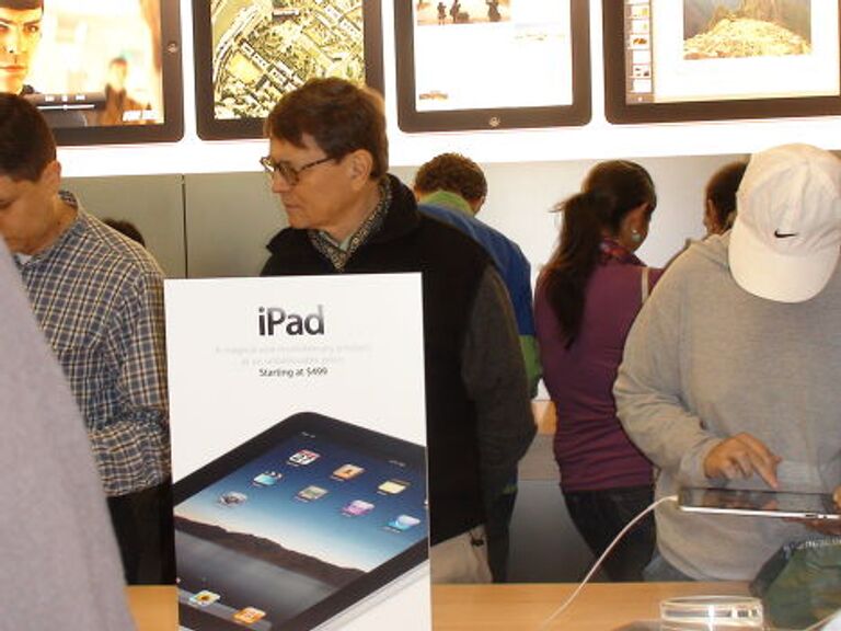 Начало продаж iPad