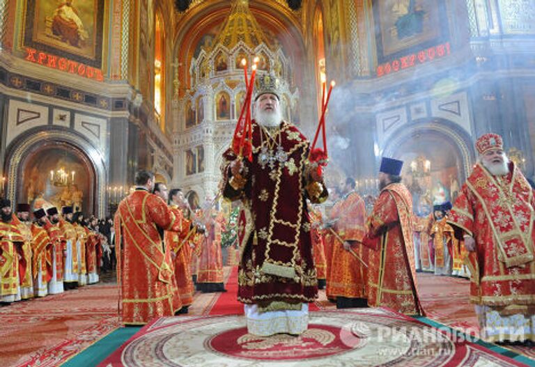 Пасхальное богослужение в храме Христа Спасителя в Москве