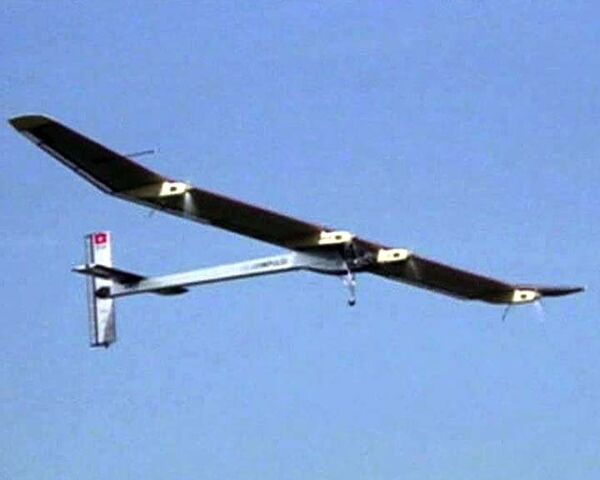 Первый серьезный полет самолета на солнечных батареях занял более часа