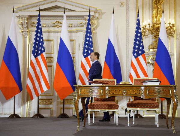 Дмитрий Медведев и Барак Обама подписали новый договор по СНВ. Архив