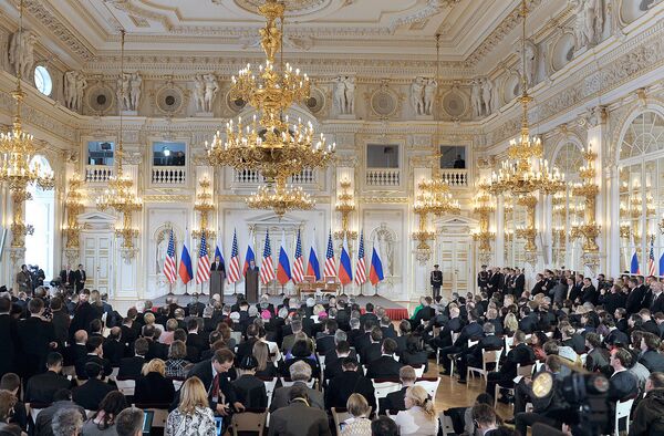 Дмитрий Медведев и Барак Обама подписали новый договор по СНВ. Архив