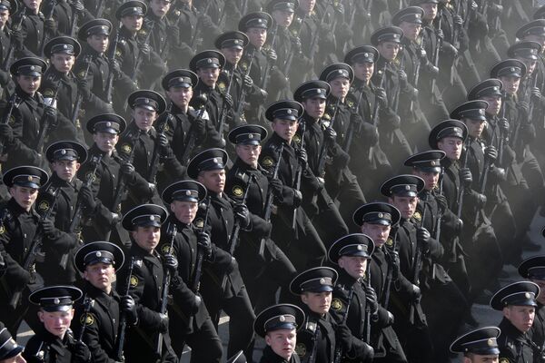 В канун празднования 65-летия Великой Победы молдавские политики устроили непонятную суету вокруг участия или неучастия представителей страны в параде Победы в Москве