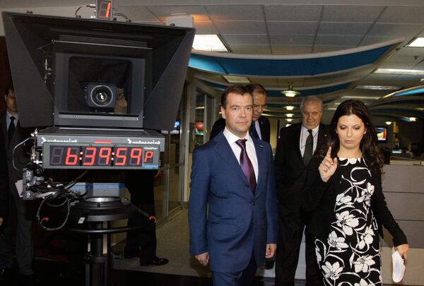 Дмитрий Медведев в Вашингтоне посетил телекомплекс канала Russia Today