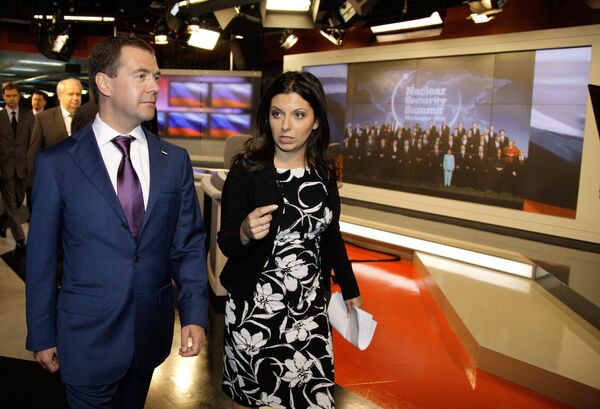 Дмитрий Медведев в Вашингтоне посетил телекомплекс канала Russia Today
