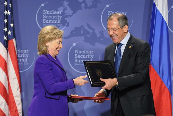 Хилари Клинтон и Сергей Лавров на саммите по вопросам ядерной безопасности в Вашингтоне
