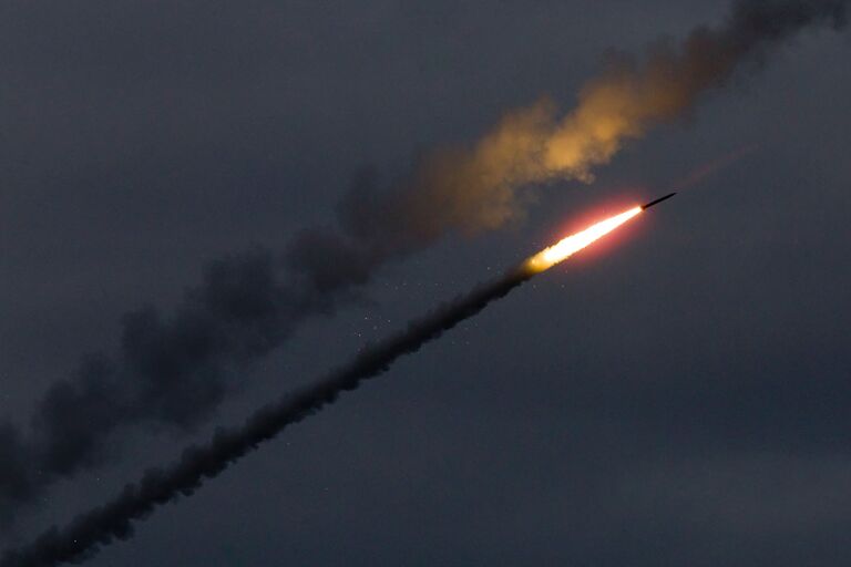 Учения войск ПВО на полигоне Ашулук