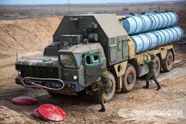 Учения войск ПВО на полигоне Ашулук