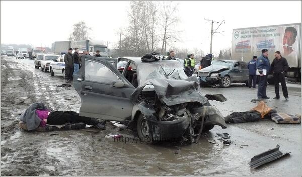 Два человека погибли и три пострадали в ДТП в Новосибирской области