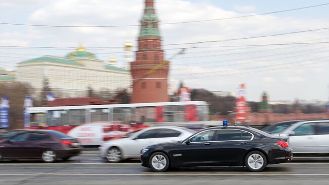 Автомобили на улицах Москвы, архивное фото