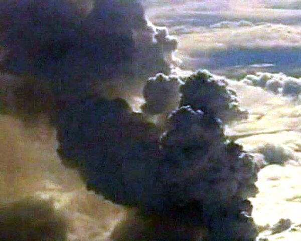 Облако вулканического пепла не дает летать самолетам над Европой