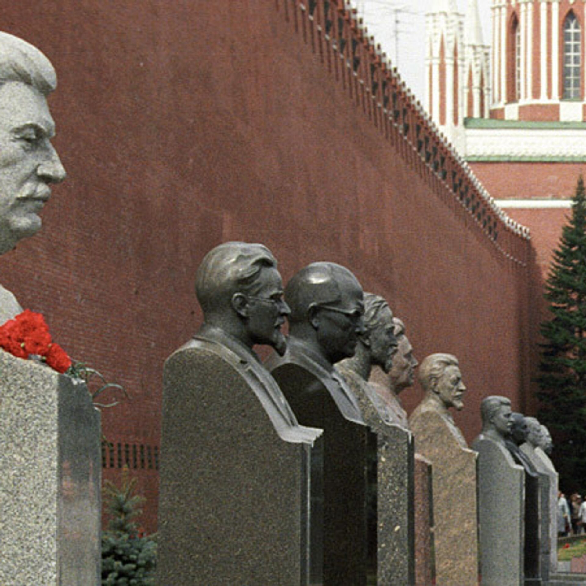 Где находится могила сталина фото