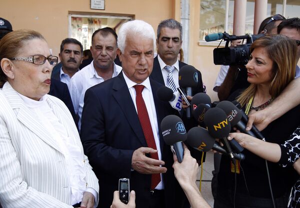 Дервиш Эроглу после голосования на выборах президента Северного Кипра