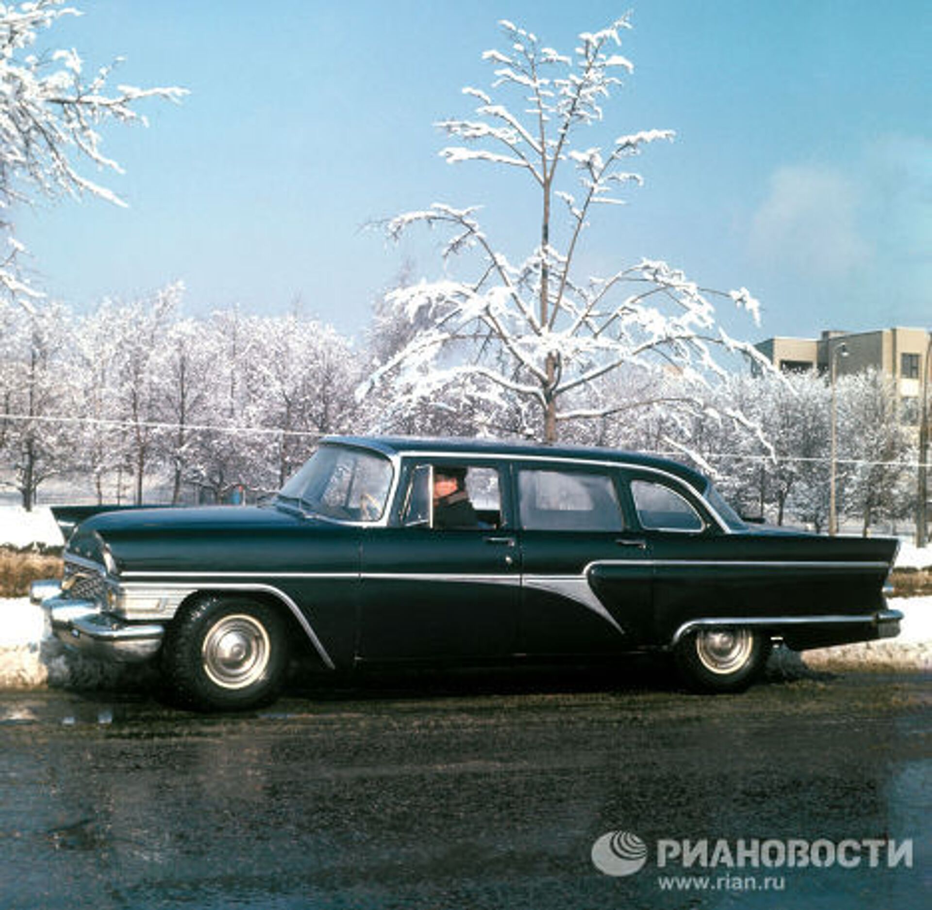 Автомобиль Чайка - РИА Новости, 1920, 28.11.2025