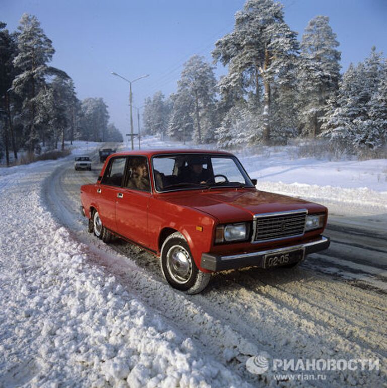 Автомобиль ВАЗ-2107